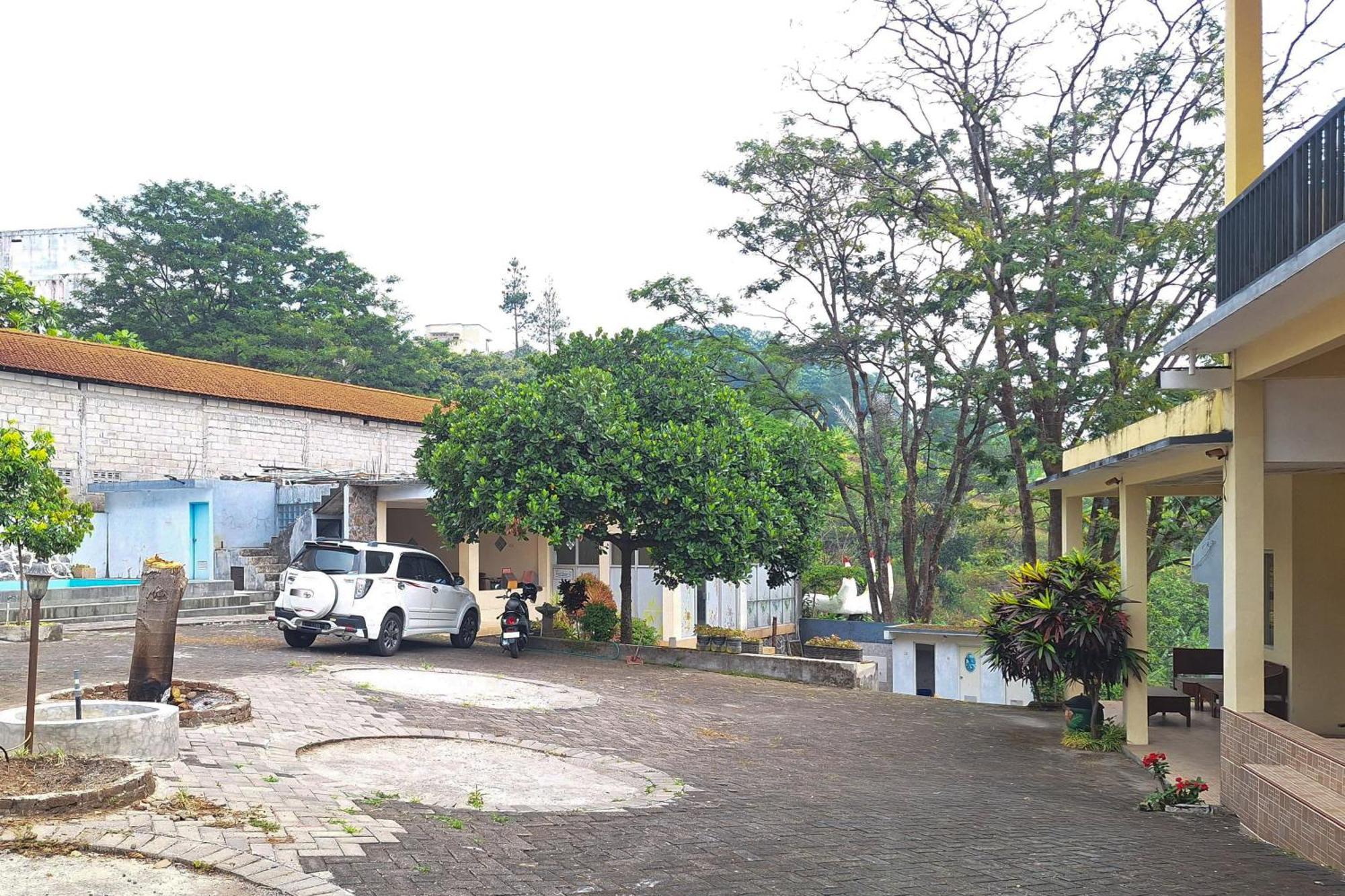 Villa Bukit Bunga Syariah Redpartner Pacet Mojokerto 外观 照片